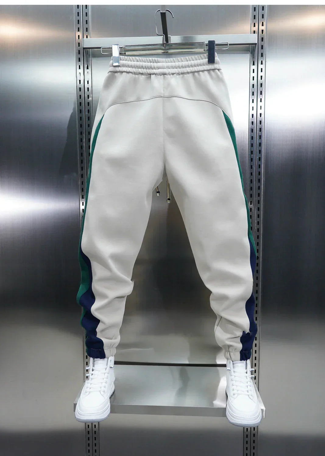 Van Vliet™ | Trendy broek met contrasterende strepen