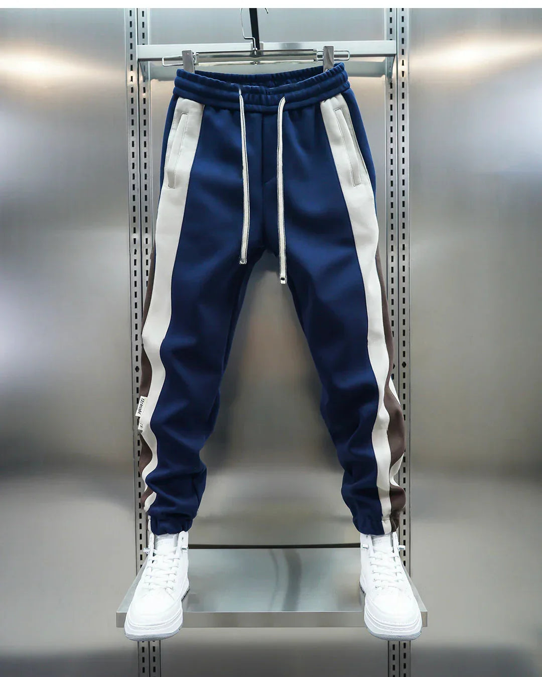 Van Vliet™ | Trendy broek met contrasterende strepen