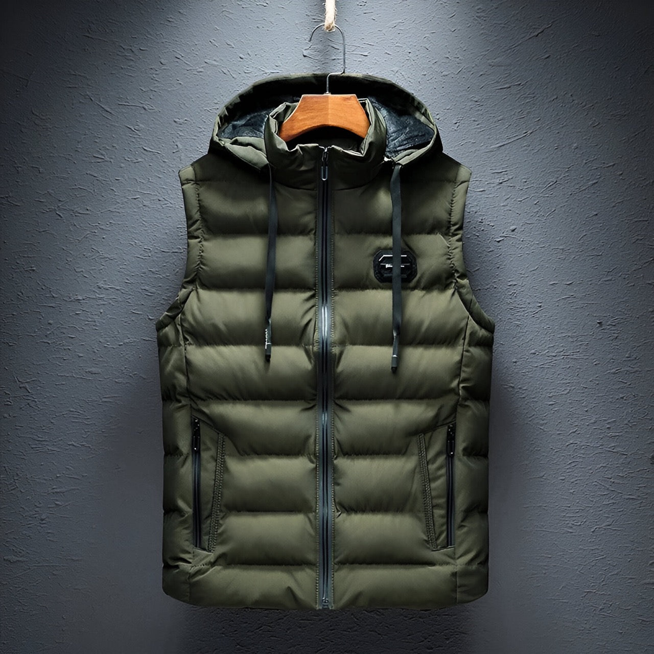 Gevoerd bodywarmer met capuchon