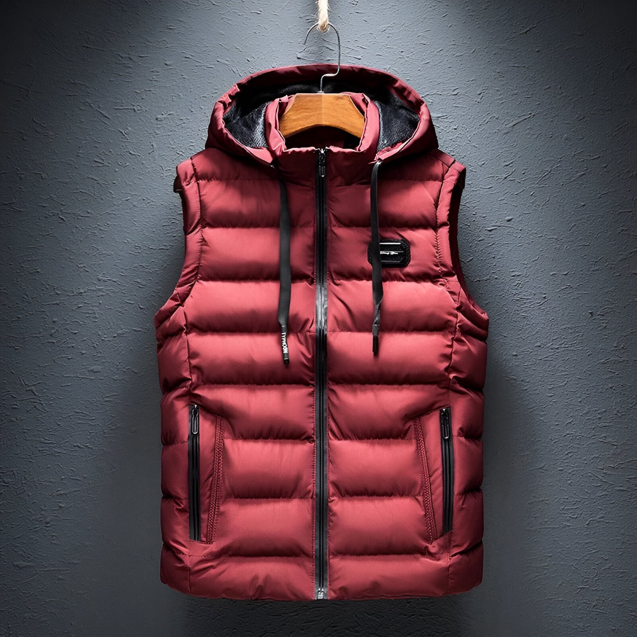 Gevoerd bodywarmer met capuchon